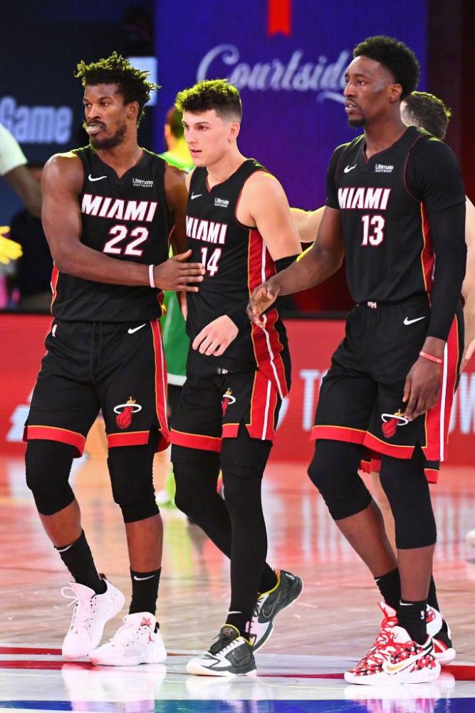 路进攻上 路进攻上