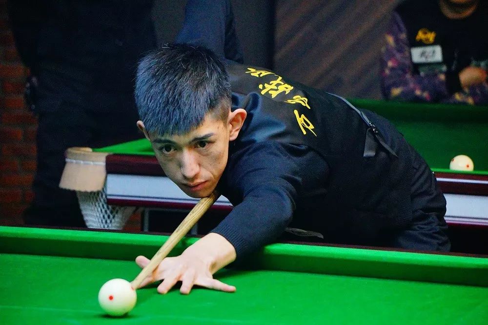 但他仍然明 但他仍然明